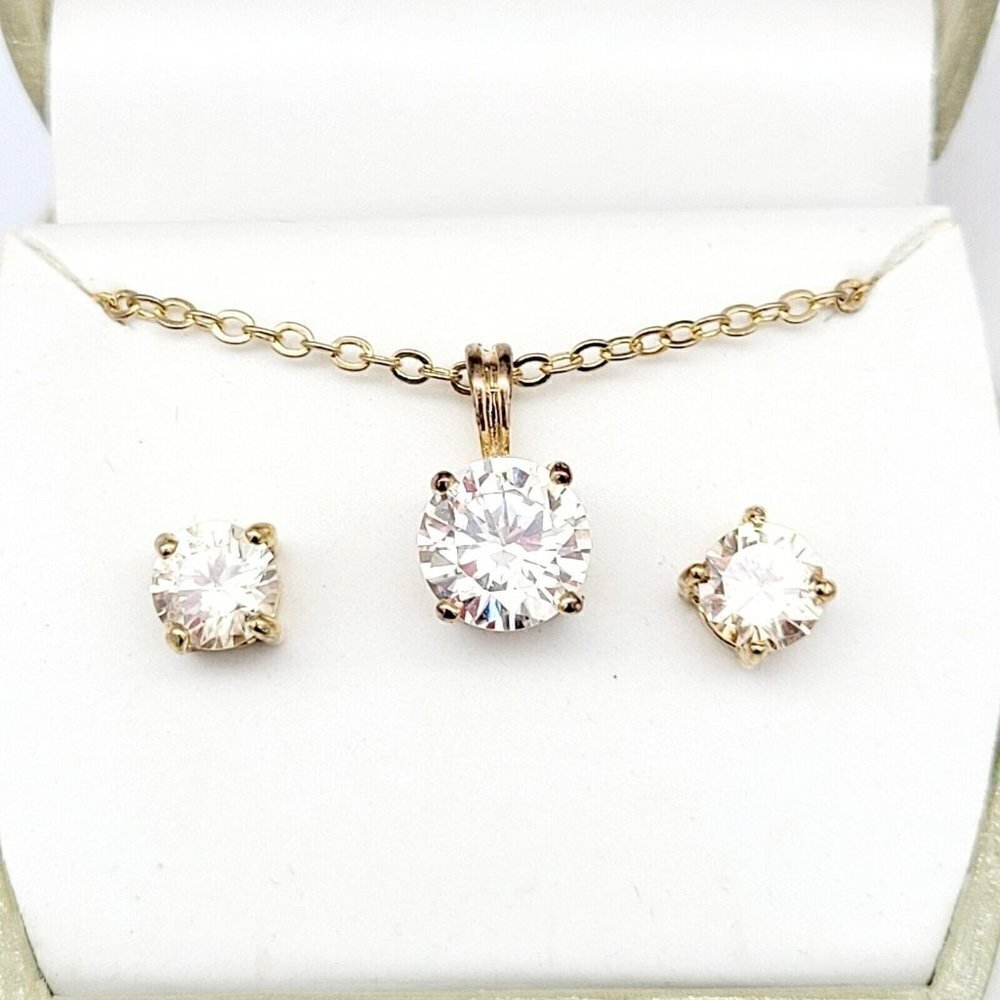 2 Piece Cubic Zirconia Necklace & Stud Earring Set Gold Tone NEW Box Is Broken